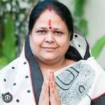 केंद्रीय राज्यमंत्री श्री तोखन साहू ने मुख्य समारोह में किया ध्वजारोहण