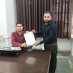 लोक अभियोजक राजेंद्र साहू ने बाल्मिकी आश्रम के बच्चो के साथ खुशियां मनाई और उनके उज्वल भविष्य के लिए शुभकामनाएं दी