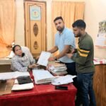 *एस.ई.सी.एल कुसमुंडा,दीपका क्षेत्र मे मेमर्स जय अम्बे रोडलाइन्स द्वारा कामगारो को एच पी सी दर , पी एफ मेडिकल सुविधा, नहीं देने पर युवा कांग्रेस द्वारा जिलाधीश को सौंपा गया पत्र*